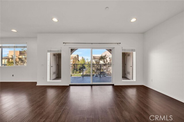 Building Photo - 5450 Strand