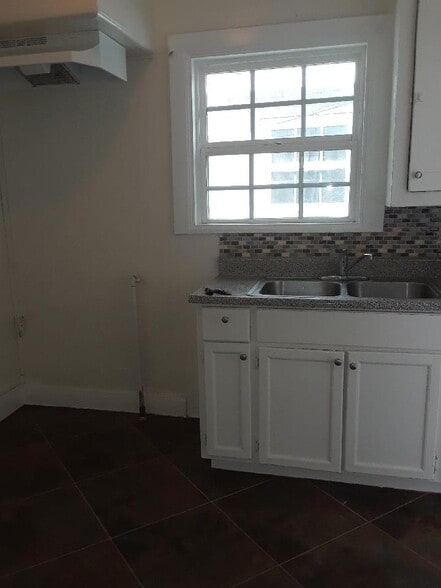 Building Photo - 1660 1/2 Murchison St