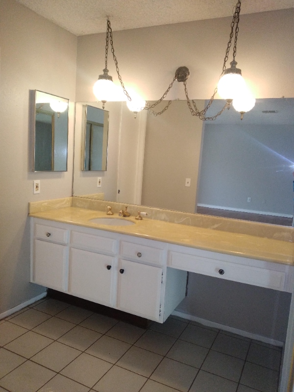 Building Photo - 12864 Raintree Ct