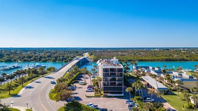 Building Photo - 225 S Beach Rd
