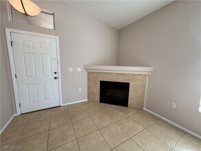 Building Photo - 2305 W Horizon Ridge Pkwy