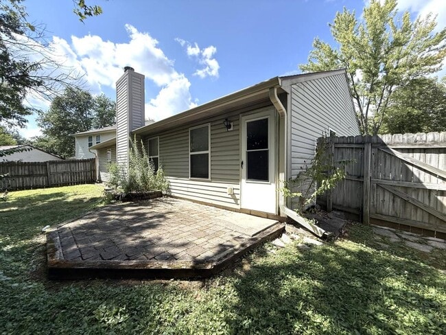 Building Photo - 5717 Stoneview Way