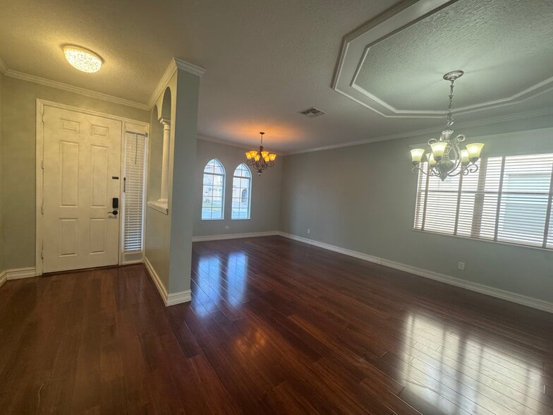 Building Photo - 11745 Via Lucerna Cir