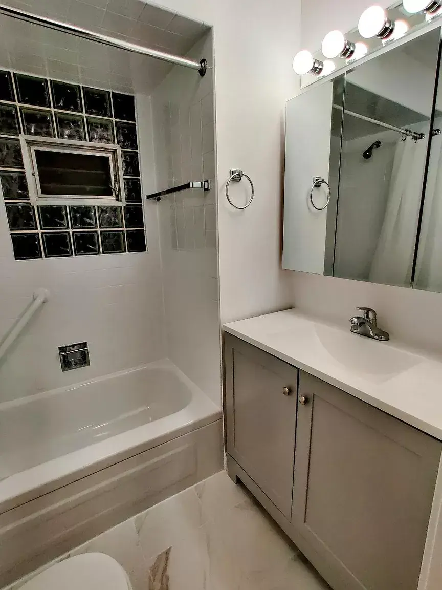 1st floor bathroom - 5524 N Mont Clare Ave