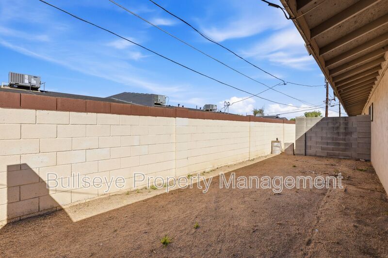 Building Photo - 840 E Turney Ave