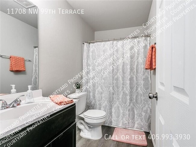 Building Photo - 11708 NW 99th Ter