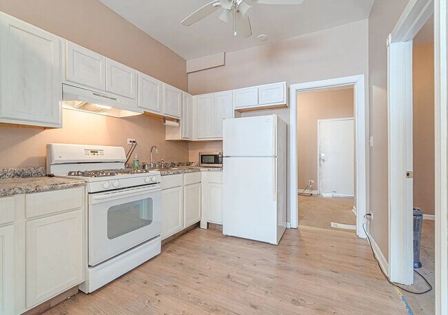 Building Photo - 1144 W 68th St