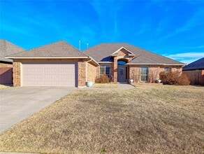 Building Photo - 609 Sally Ct