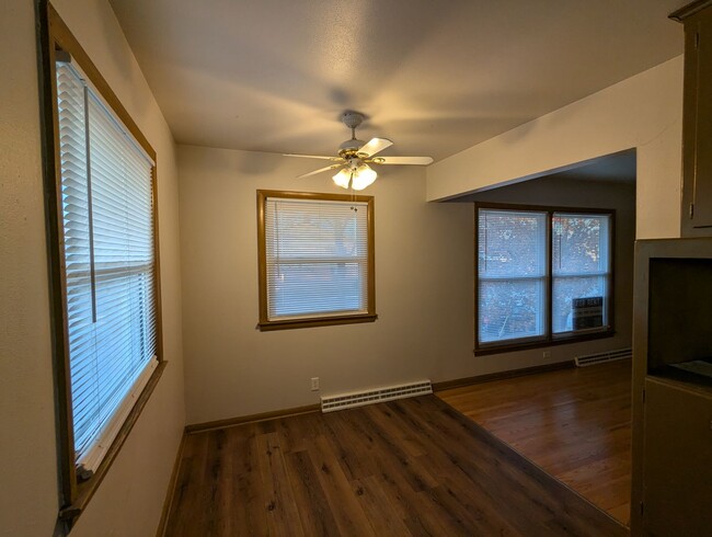 Building Photo - Apply Today! Beautiful West Morgan Ave 2 B...