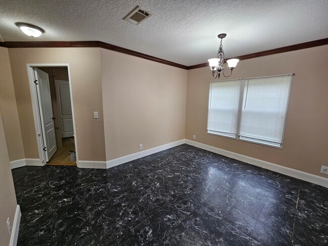 Building Photo - 8415 Verano St