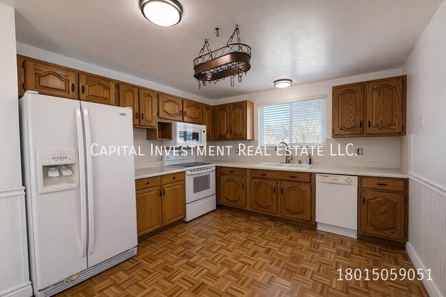 Building Photo - 1640 E 5375 S