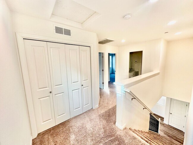 Building Photo - Newly Built 3/2.5 Bonadelle Home in Riverstone Community