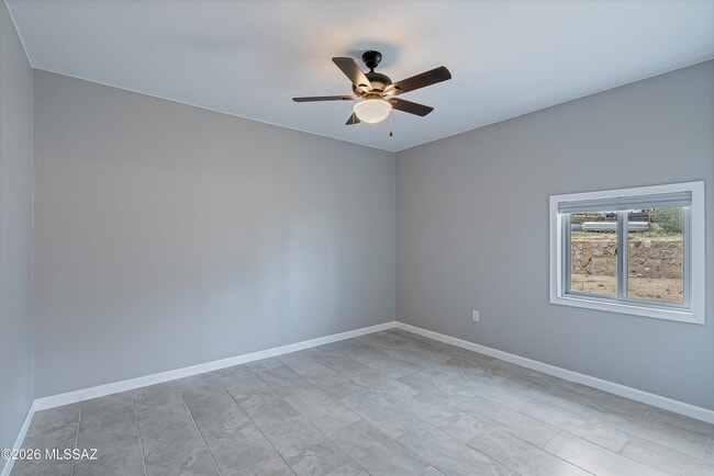 Building Photo - 730 N Robles Rd
