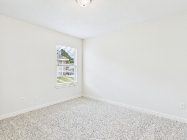 Building Photo - 1906 Viva Rd