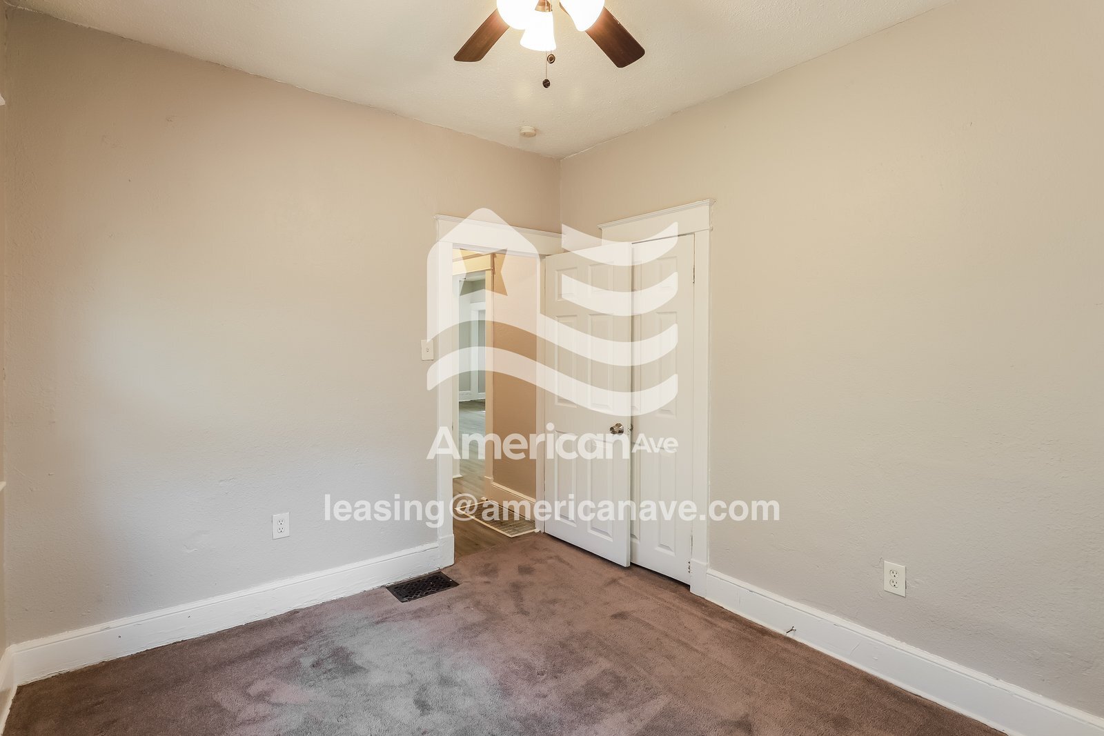 Building Photo - 3211 E 30 Terrace