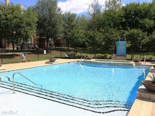 Building Photo - 2 br, 2.5 bath Condo - 253 Club Circle Dri...