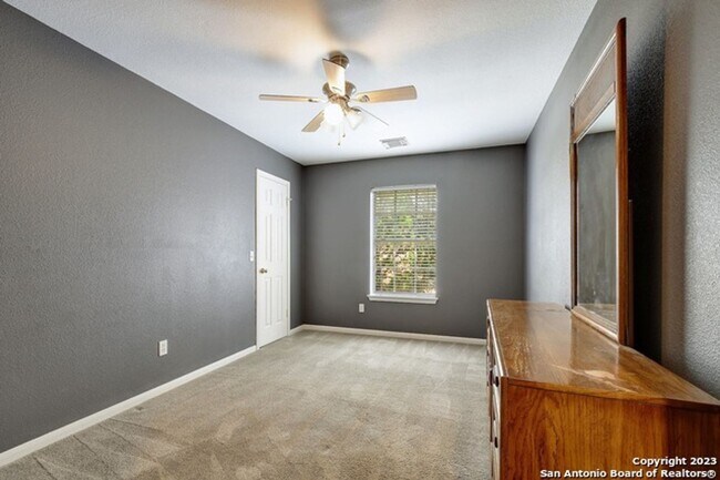 Building Photo - Braun and 1604 Area in Greenbriar gated community