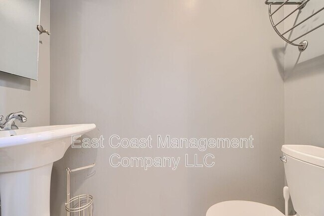 Building Photo - 1321 Cooksie St