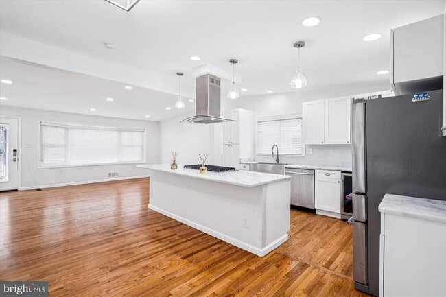 Building Photo - 3308 Estelle Terrace