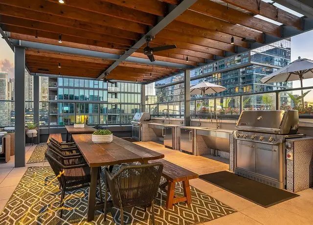 Building Photo - 155 W Erie St