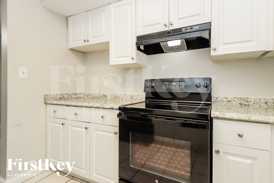 Building Photo - 1429 Satsuma St