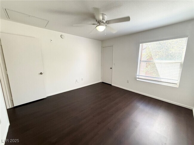 Building Photo - 555 E Silverado Ranch Blvd