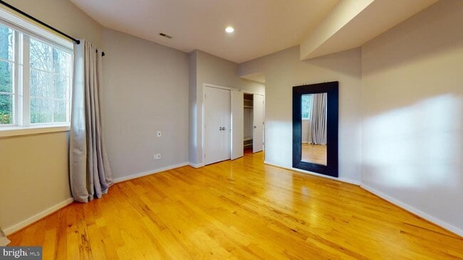 Building Photo - 9629 Eagle Ridge Dr