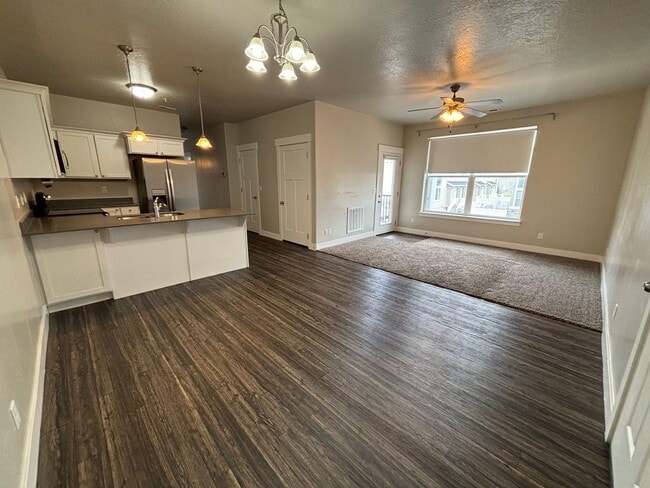 Building Photo - Reduced price