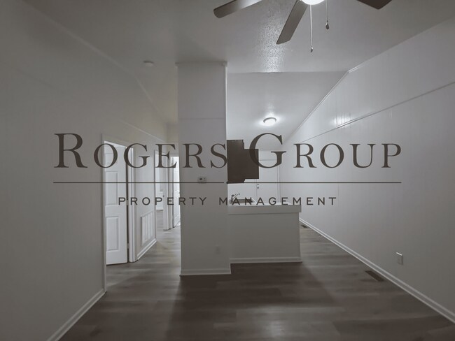 Building Photo - #450 - 208-210 Cooper St Duplex