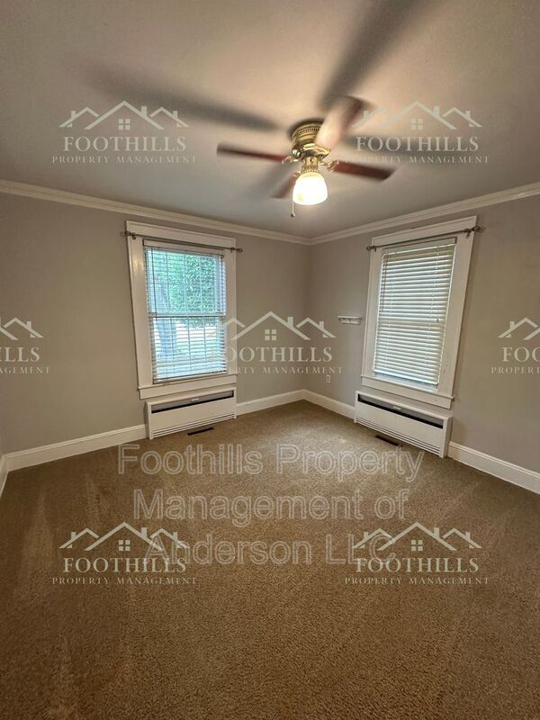 Building Photo - 220 Moultrie Square
