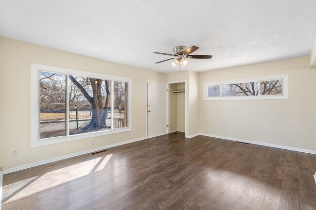 Building Photo - 2204 Cooper Ave