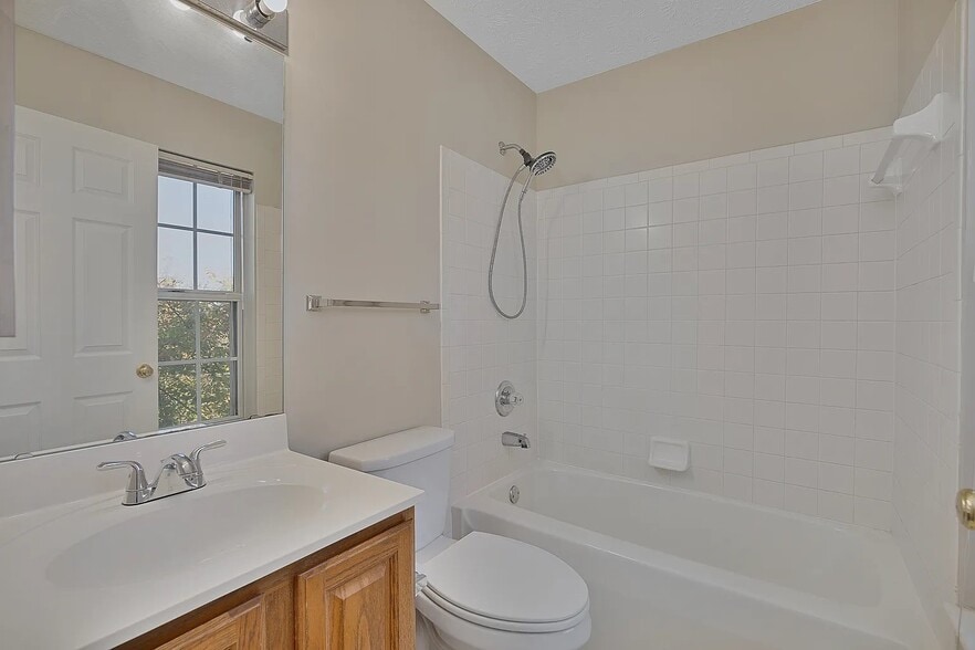 Building Photo - 4427 Towneside Ct