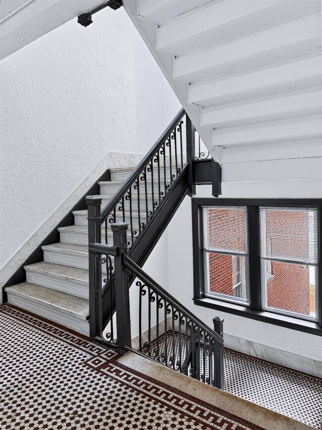 Building Photo - 6045 JFK Blvd E