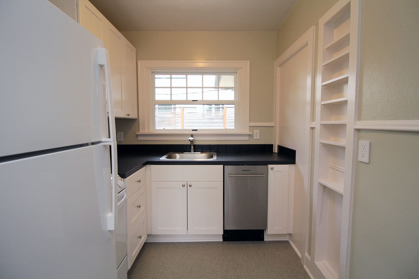 Building Photo - 2703 NW Raleigh St