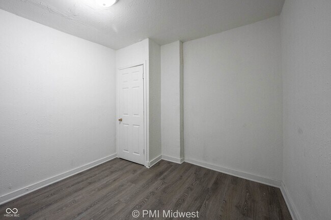Building Photo - 238 N Beville Ave