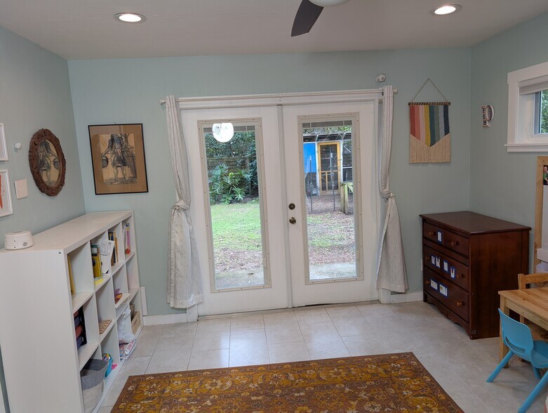 Bedroom 3 - 910 NW 29th Pl