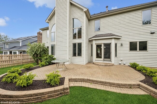 Building Photo - 1040 Buckingham Dr