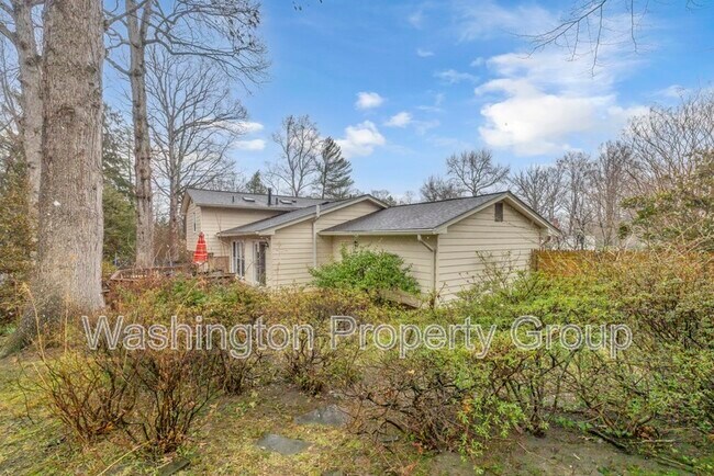 Building Photo - 4702 Declaration Ct