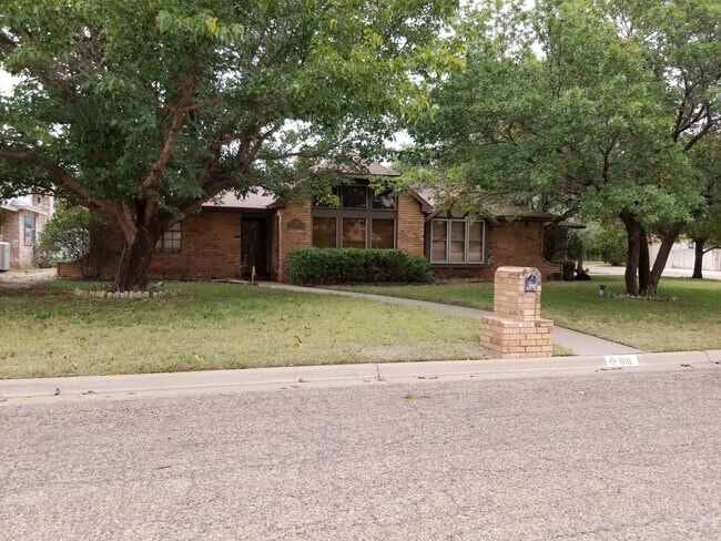 Building Photo - GREAT HOME CORNER LOT ZIA SCHOOL DISTRICT