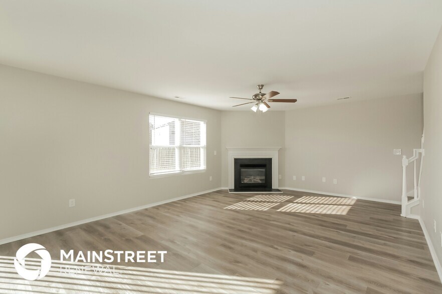 Building Photo - 11023 Thousand Oaks Dr