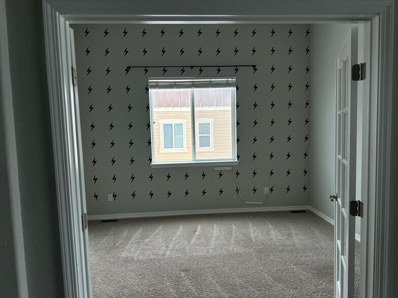 Building Photo - 17451 Leisure Lake Dr