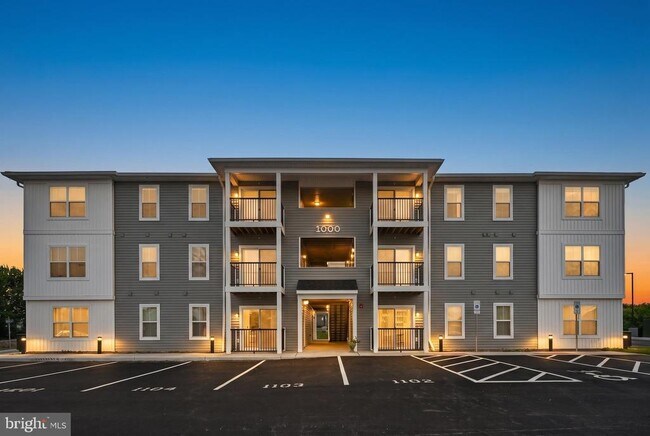 Building Photo - 1000 COLBY Ln