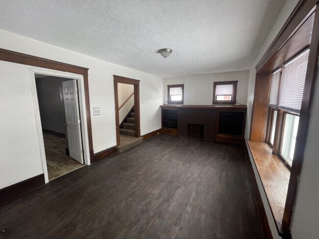 Building Photo - 944 Baughman St