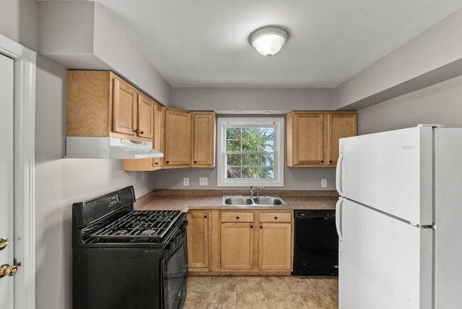 Building Photo - 154 Northwood Dr