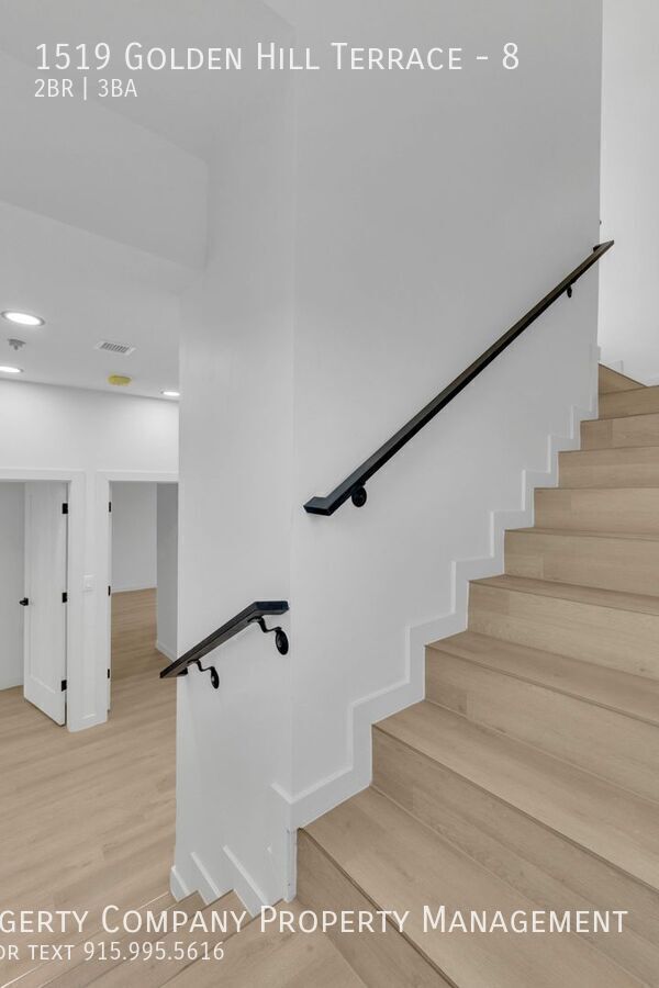 Building Photo - 1519 Golden Hill Ter