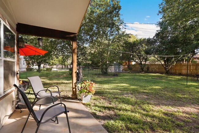 Building Photo - 1507 Wildwood Dr
