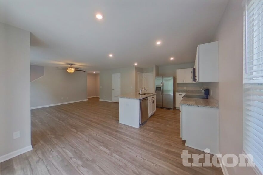 Building Photo - 886 Purcell Dr