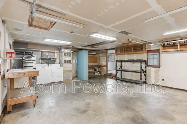 Building Photo - 1800 Tyrrel Ln