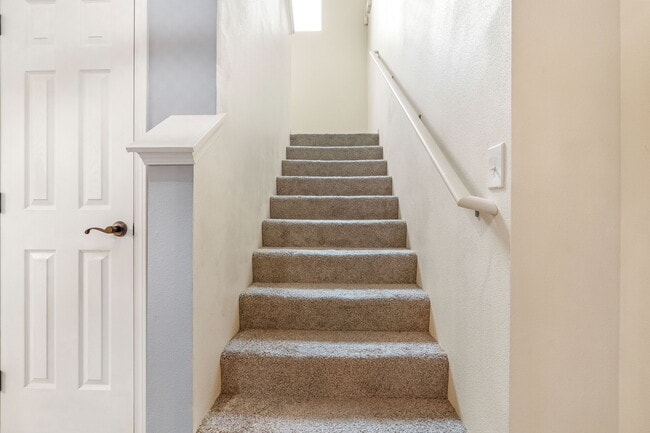 Building Photo - 4127 McKinley St NE