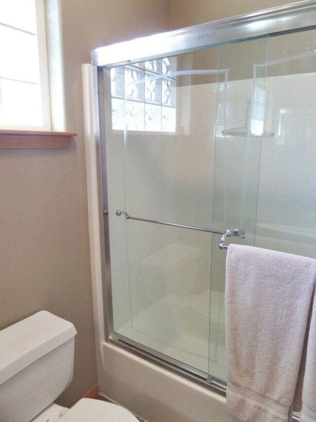 Building Photo - 1911 Ponderosa Ct